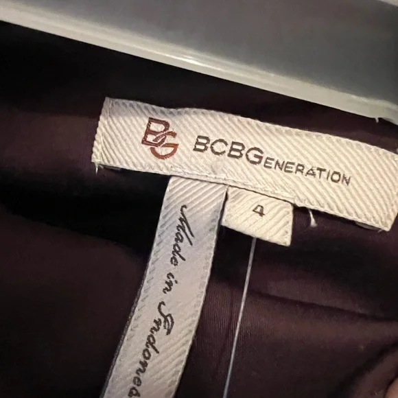 BCBG generation new espresso skirt, size 4 - Picture 7 of 14